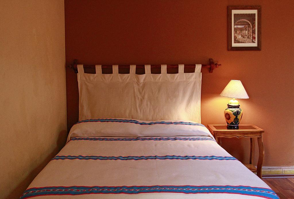 Hostal Casa Castillo Morelia Extérieur photo