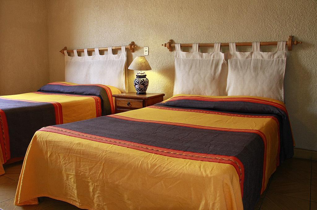 Hostal Casa Castillo Morelia Extérieur photo