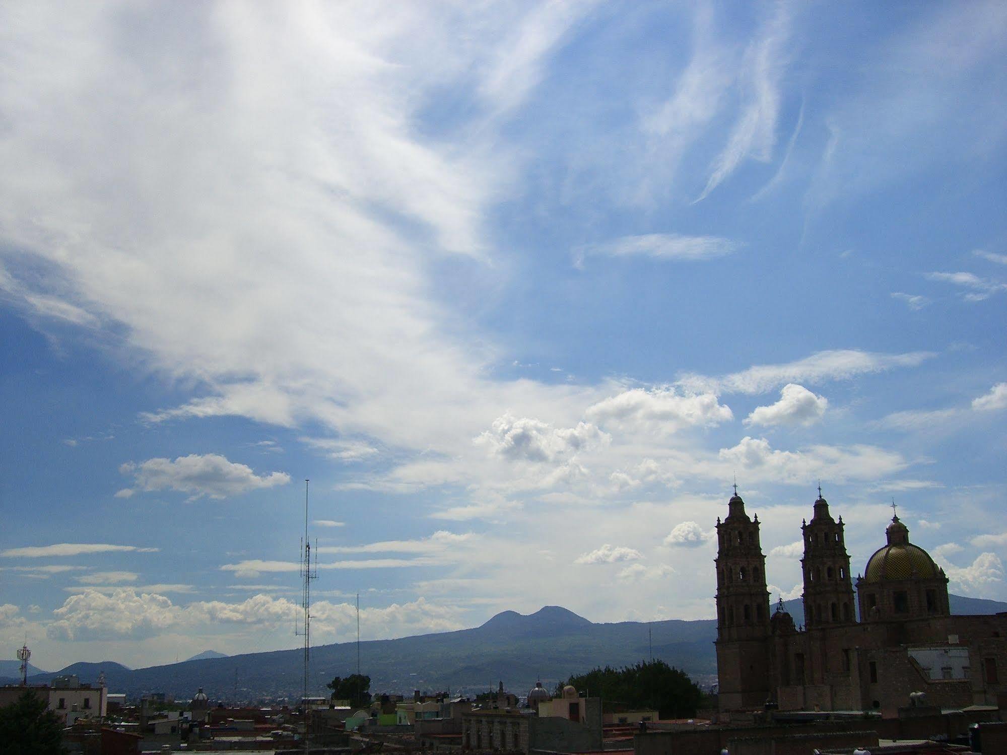 Hostal Casa Castillo Morelia Extérieur photo