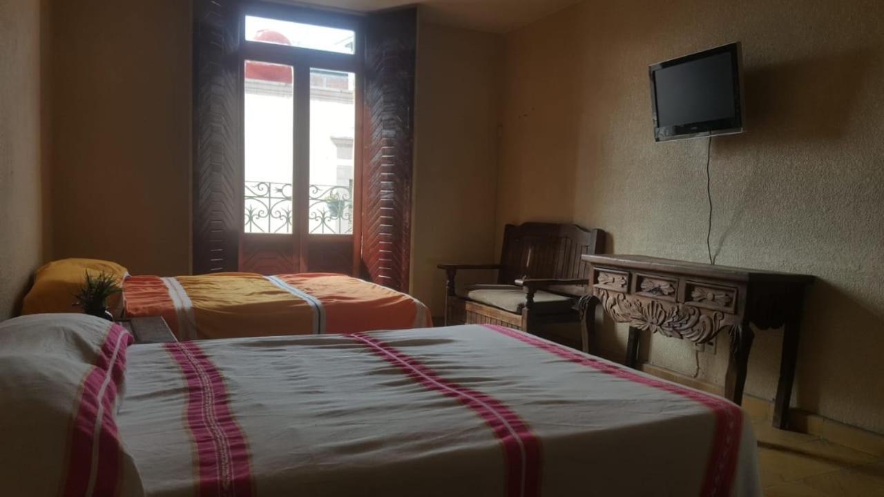 Hostal Casa Castillo Morelia Extérieur photo